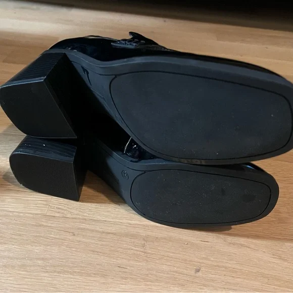 Marc Fisher Kchris Black Loafers - Picture 5 of 6